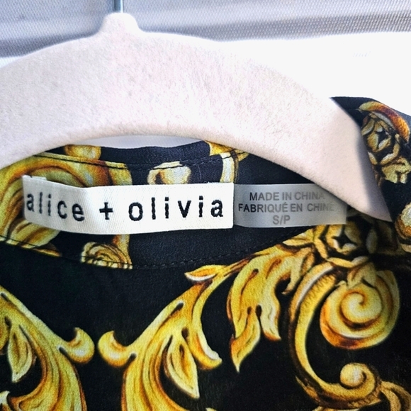 ALICE+OLIVIA Eloise Florence Scroll Silk Button Front Blouse - Picture 5 of 11